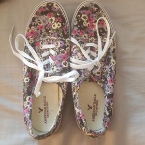 American Eagle Flower Canvas Sneakers Size 10
